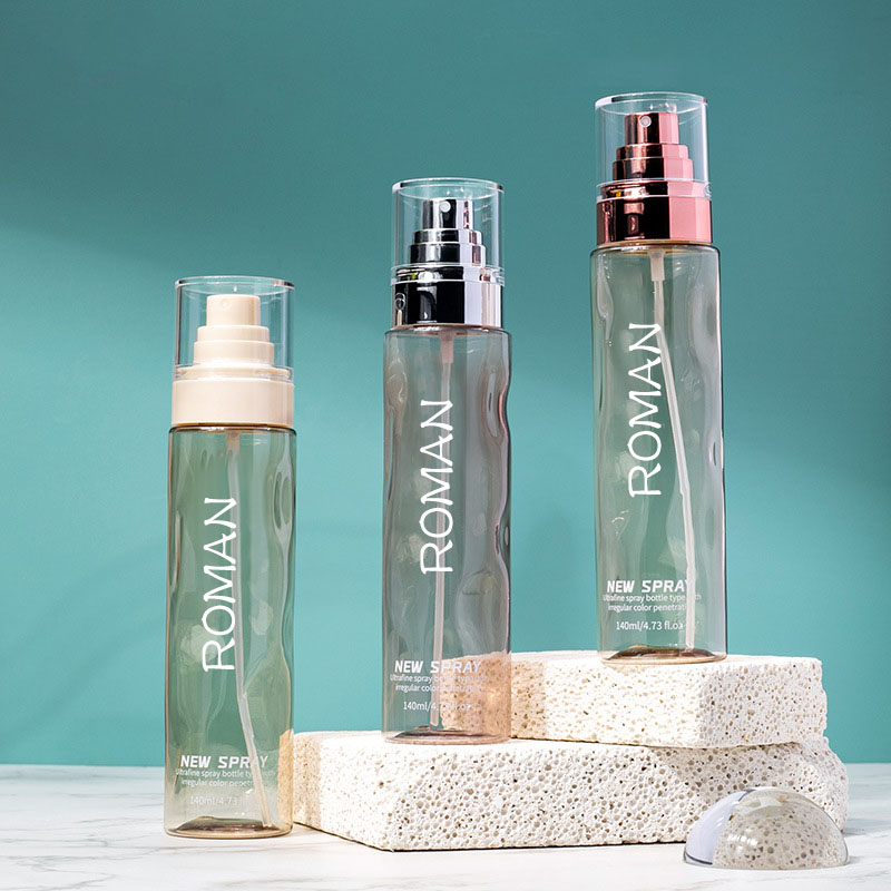 بطری های تونر اسپری پلاستیکی آرایشی و بهداشتی شفاف 100 میلی لیتری 120 میلی لیتری لوسیون بدن فونداسیون با بطری پمپ سرم نقره ای طلایی
