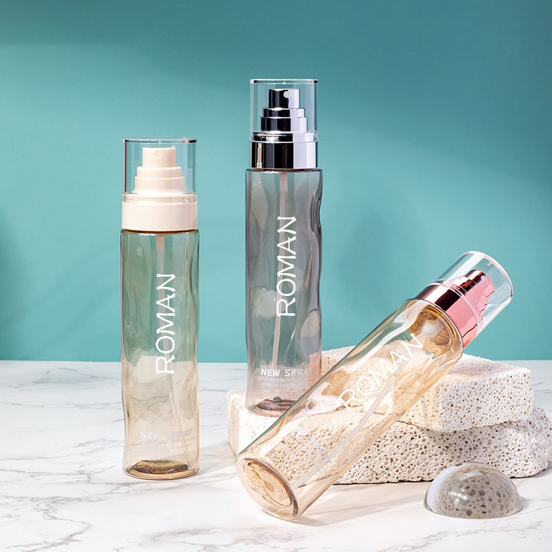 بطری های تونر اسپری پلاستیکی آرایشی و بهداشتی شفاف 100 میلی لیتری 120 میلی لیتری لوسیون بدن فونداسیون با بطری پمپ سرم نقره ای طلایی