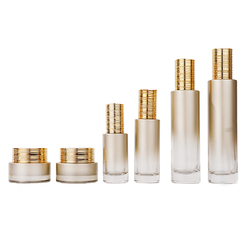 بطری سرم شیشه ای با درب برس دار آبکاری شده بطری سرم شیشه ای با درب برس دار آبکاری شده