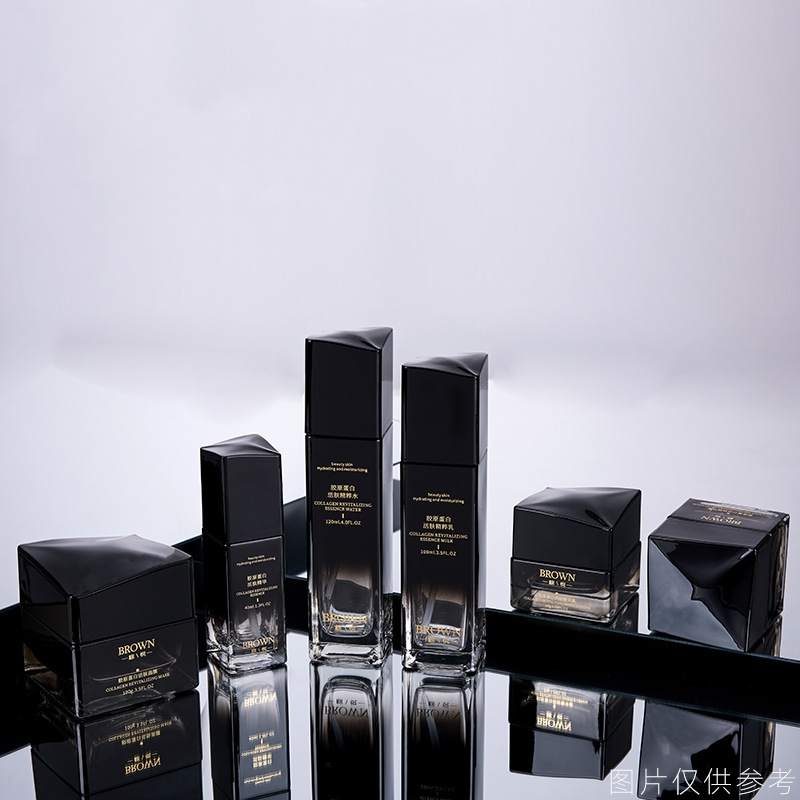 شیشه کرم شیشه ای مربعی منحصر به فرد با طراحی درب برجسته برای بسته بندی لوازم آرایشی شیشه کرم شیشه ای مربعی منحصر به فرد با طراحی درب برجسته برای بسته بندی لوازم آرایشی