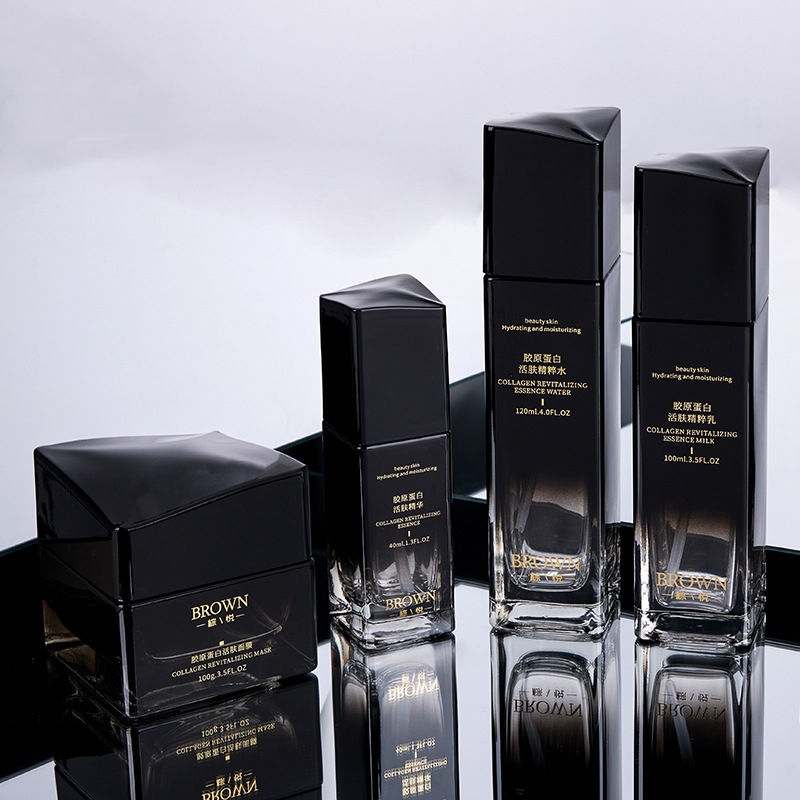 شیشه کرم شیشه ای مربعی منحصر به فرد با طراحی درب برجسته برای بسته بندی لوازم آرایشی