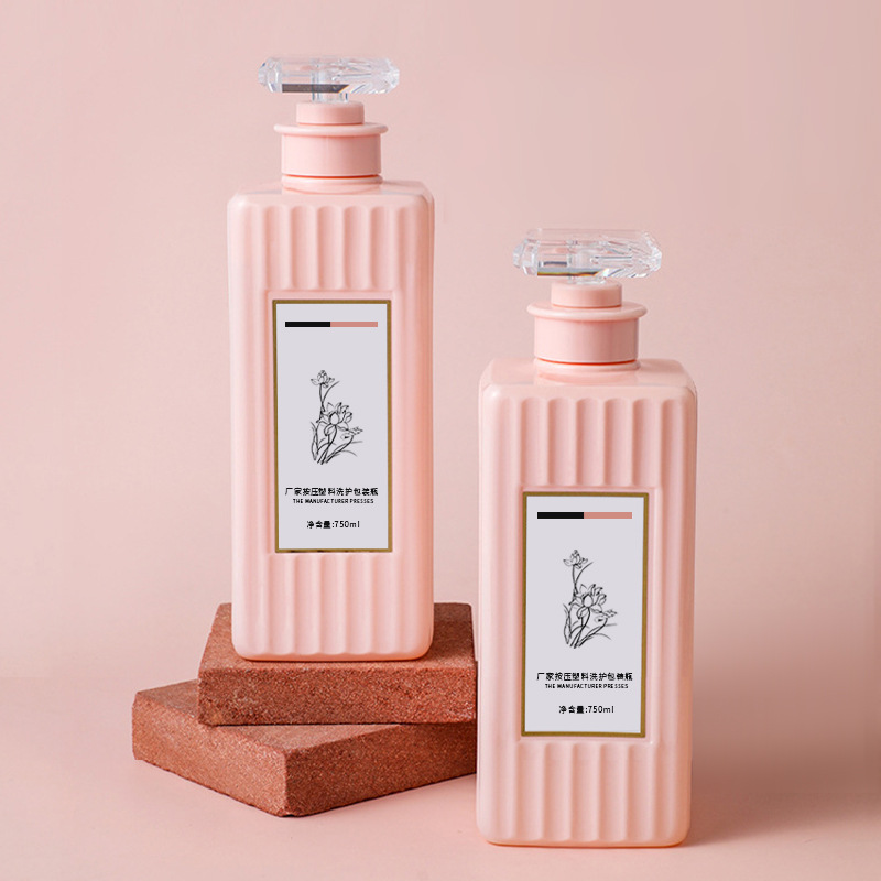 بطری پمپ لوسیون حیوان خانگی مربعی 500 میلی لیتری 750 میلی لیتری با سطح نواری شکل برای شامپو روغن مو و ظرف آرایشی نرم کننده