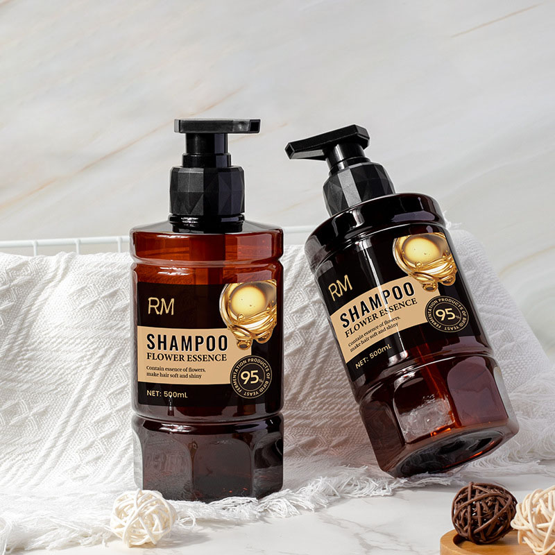 بطری پمپ گلبرگ پلاستیکی پت 500 میلی لیتری با پمپ پیچی بطری شامپو هتلی با ارزش بالا برای بسته بندی مراقبت های شخصی