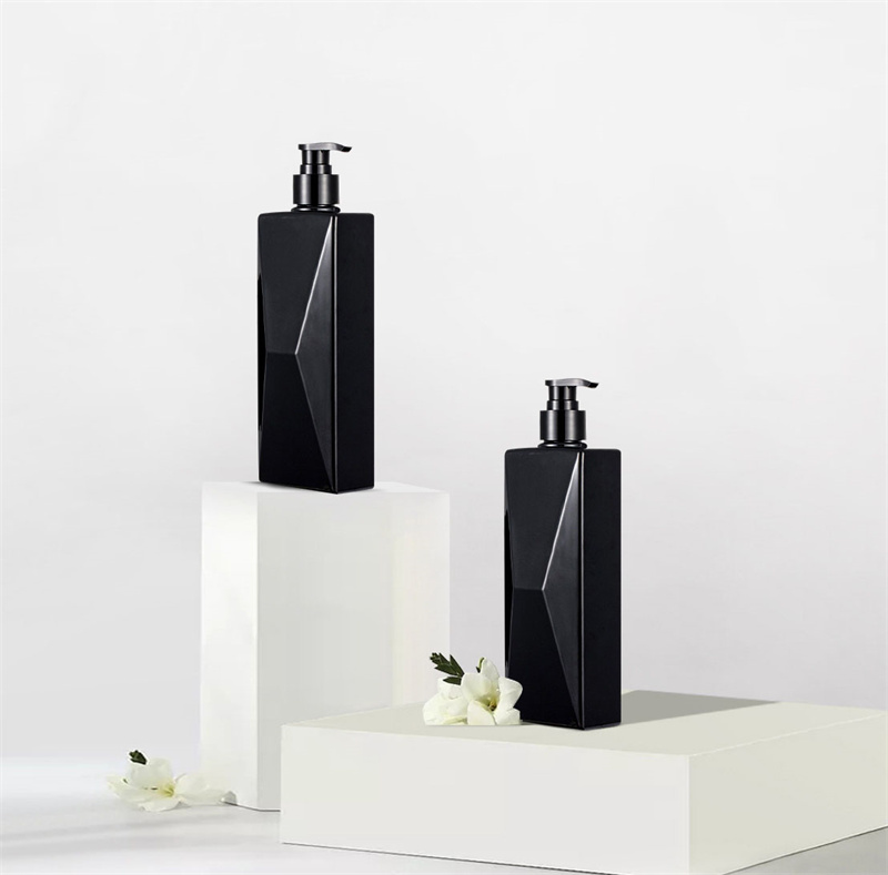 استوک 700 میلی لیتری بسته بندی شامپو پلاستیکی مات به سبک کره ای برای شامپو خانگی در بطری مایع دستشویی سطح ظاهری بالا