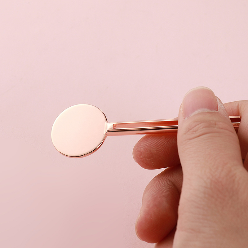 لوازم آرایشی و بهداشتی کلید چرخشی شکل لوله Wringer Rolling خمیر دندان کلید پرس کننده لوله با پایه کوبنده لوله فلزی لوازم آرایشی و بهداشتی کلید چرخشی شکل لوله Wringer Rolling خمیر دندان کلید پرس کننده لوله با پایه کوبنده لوله فلزی