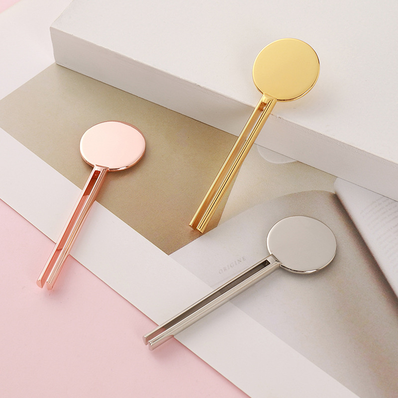 لوازم آرایشی و بهداشتی کلید چرخشی شکل لوله Wringer Rolling خمیر دندان کلید پرس کننده لوله با پایه کوبنده لوله فلزی